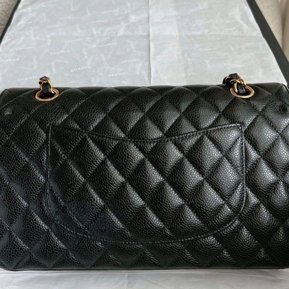 Chanel Medium - Picture 2 of 4